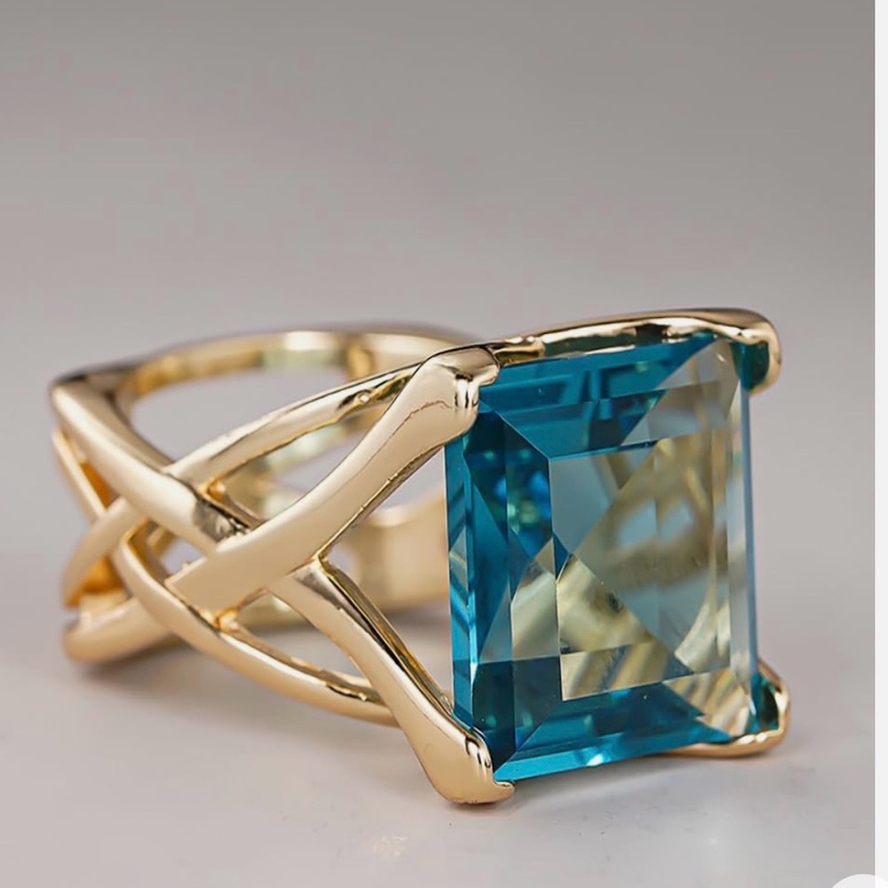 Size 6 Stunning cubic Zirconia Gold and Blue cocktail large statement ring